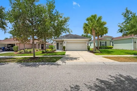 House for Sale at 17414 New Cross Circle, Lithia,  FL 33547