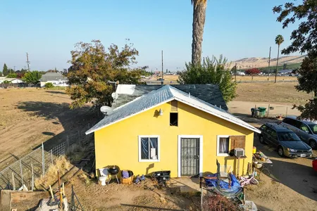 House for Sale at 1097 W Northgrand Avenue, Porterville,  CA 93257