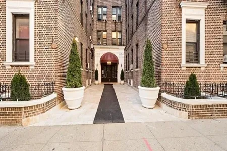 Co-Op for Sale at 590 Parkside Avenue #1CW, Brooklyn,  NY 11226