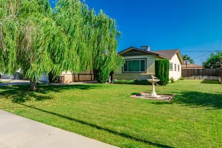 House for Sale at 544 Meadow Lane, Lemoore,  CA 93245