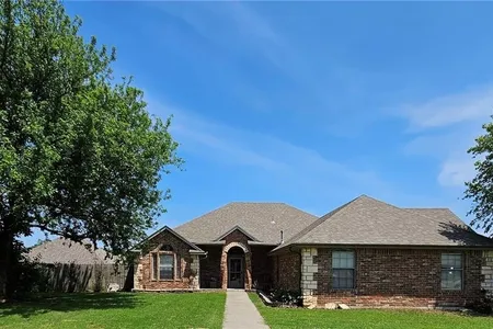 House for Sale at 4508 Katie Ridge Drive, Moore,  OK 73160