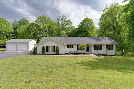House for Sale at 106 Fawn Ct, Hendersonville,  TN 37075