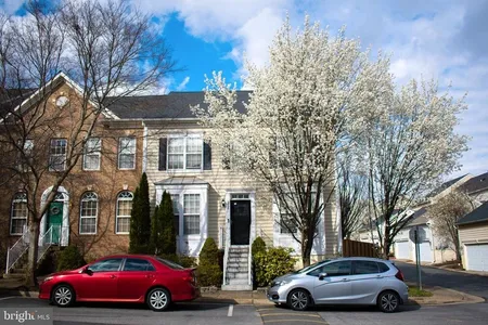 Townhouse for Sale at 5000 Anchorstone Dr, Woodbridge,  VA 22192