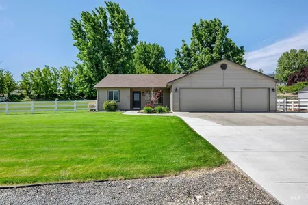 House for Sale at 6107 E Carson Court, Nampa,  ID 83687