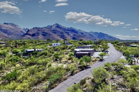 House for Sale at 1441 E Moonridge Road, Tucson,  AZ 85718