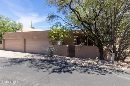 Townhouse for Sale at 6524 N Foothills Drive, Tucson,  AZ 85718