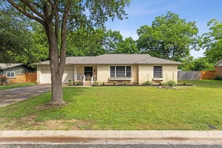 House for Sale at 7031 Richlynn Terrace, Richland Hills,  TX 76118