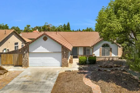 House for Sale at 2520 W Porter Creek Avenue, Porterville,  CA 93257