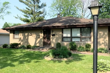 House for Sale at 824 Gael Drive, Joliet,  IL 60435