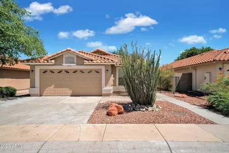 House for Sale at 7526 W Kerry Lane, Glendale,  AZ 85308