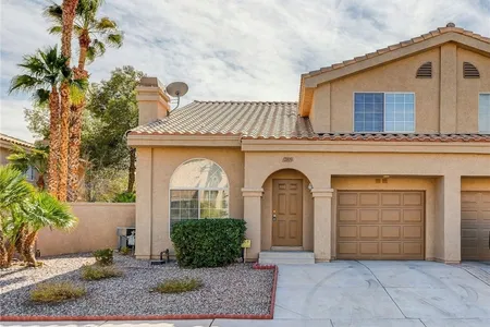 Townhouse for Sale at 2819 Dawn Crossing Drive, Henderson,  NV 89074