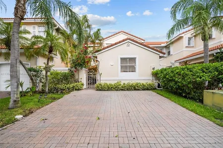 Townhouse for Sale at 1640 Weeping Willow Way #1640, Hollywood,  FL 33019