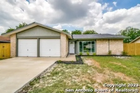 House for Sale at 935 Saddlebrook Dr, San Antonio,  TX 78245-1630