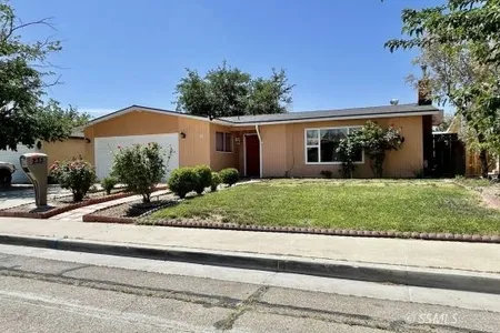 House for Sale at 233 W St George Ave, Ridgecrest,  CA 93555
