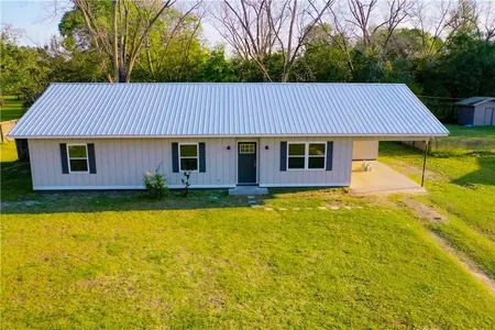 House for Sale at 610 Cherokee Ave, Waycross,  GA 31502
