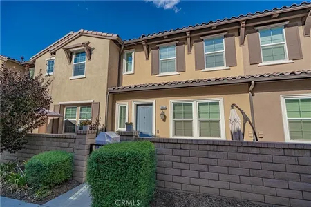 Townhouse for Sale at 28664 Jardineras Drive, Valencia,  CA 91354