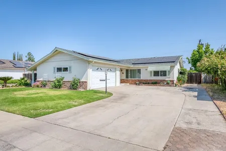 House for Sale at 4763 E Ashcroft Avenue, Fresno,  CA 93726-2902