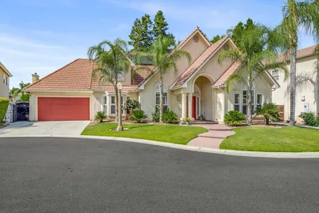 House for Sale at 2644 E Sean Avenue, Fresno,  CA 93720-0301