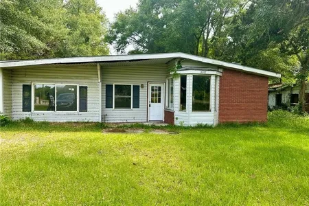 House for Sale at 3017 Albany Ave, Waycross,  GA 31503
