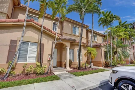Townhouse for Sale at 8245 Nw 108th Ave #215, Doral,  FL 33178