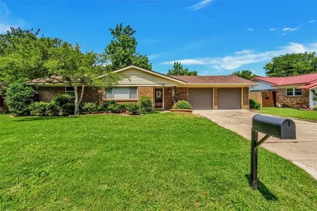 House for Sale at 1129 Mary Drive, Hurst,  TX 76053