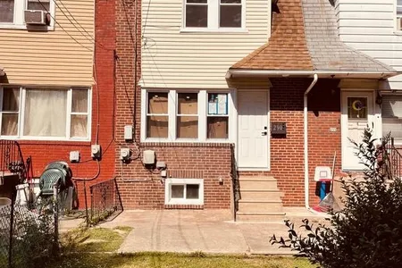 Townhouse for Sale at 290 Kent Rd, Upper Darby,  PA 19082