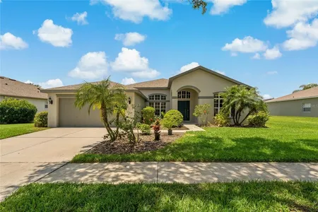 House for Sale at 6315 Bridgevista Drive, Lithia,  FL 33547