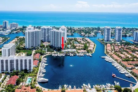 Townhouse for Sale at 3750 Yacht Club Dr #TH6, Aventura,  FL 33180