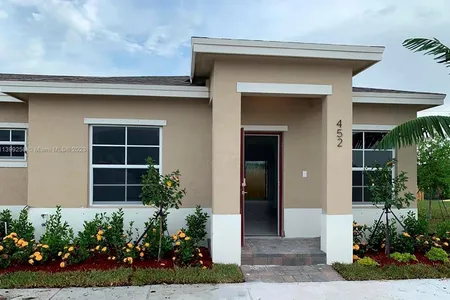 Townhouse for Sale at 452 Ne 5th Way, Florida City,  FL 33034