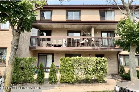Condo for Sale at 18 Kathy Place #2A, Staten Island,  NY 10314
