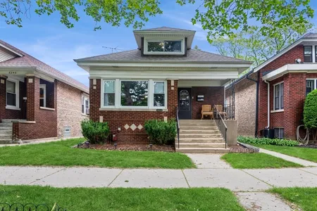 Unit for sale at 6241 North Campbell Avenue, Chicago, IL 60659