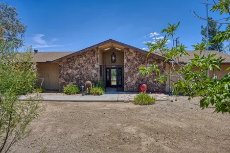 Unit for sale at 7405 Frontera Avenue, Yucca Valley, CA 92284