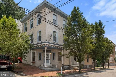 House for Sale at 175 Grape St, Philadelphia,  PA 19127