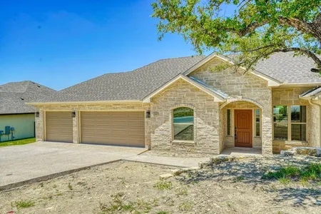 House for Sale at 2103 N Valencia Dr, Kerrville,  TX 78028