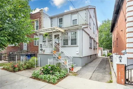 Unit for sale at 2850 East 196th Street, Bronx, NY 10461