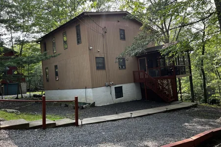 Unit for sale at 131 Cornwall Place, Bushkill, PA 18324