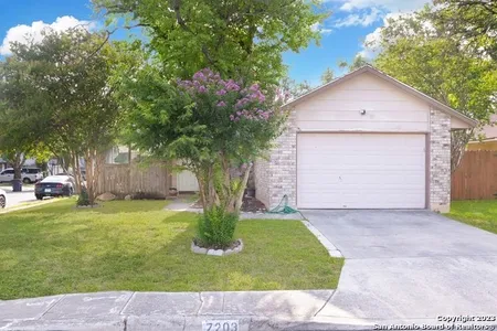 House for Sale at 7203 Lansbury Dr, San Antonio,  TX 78250-3382