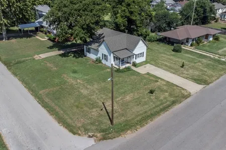 Unit for sale at 628 South 9th Street, Chickasha, OK 73018