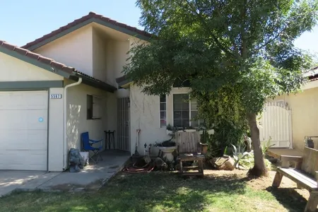 Unit for sale at 5567 W Sample Avenue, Fresno, CA 93722-3135