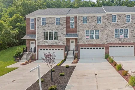 Townhouse for Sale at 2337 Old Greentree Rd, Scott Twp - Sal,  PA 15106