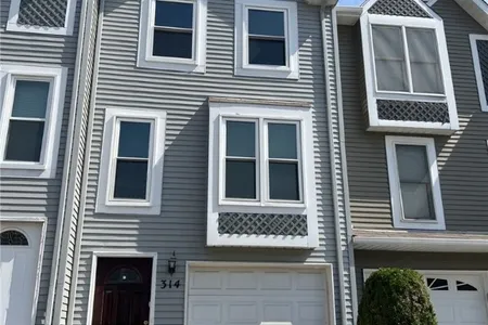 Townhouse for Sale at 314 Hamlet Ct, Baldwin Boro,  PA 15227