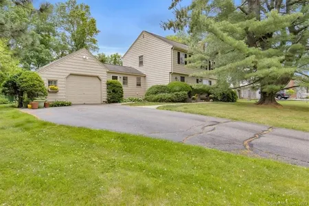 Unit for sale at 3 Ridgeview Drive, Bloomfield, Connecticut 06002