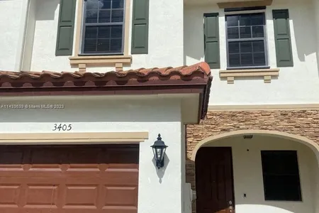 Townhouse for Sale at 3405 Se 1st Ct #3405, Homestead,  FL 33033