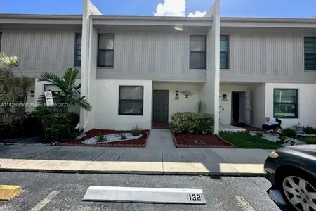 Townhouse for Sale at 1177 Nw 98th Ter #132, Pembroke Pines,  FL 33024