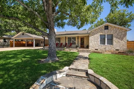 House for Sale at 606 Bell, Fredericksburg,  TX 78624