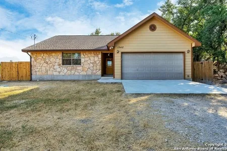 House for Sale at 1542 Canyon Bend, Canyon Lake,  TX 78133