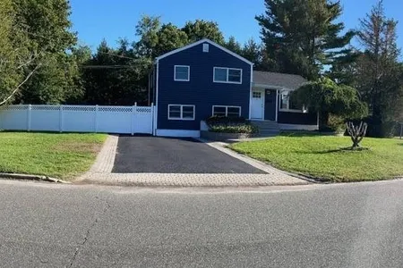 Unit for sale at 2 Duffin Avenue, West Islip, NY 11795