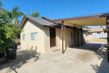 House for Sale at 33148 Manzanita Road, Ivanhoe,  CA 93235