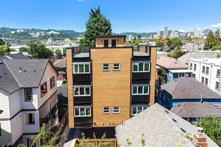 Unit for sale at 2131 Southeast 12th Avenue, Portland, OR 97214