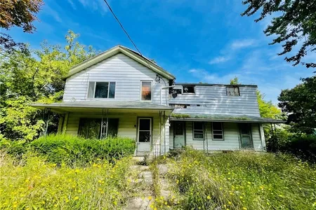 House for Sale at 912 Fairfield Avenue, Niagara Falls,  NY 14305